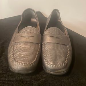 White mtn leather loafers